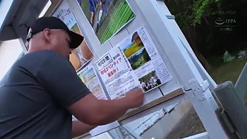 Горячий куколд смотрит, как трахает её другой