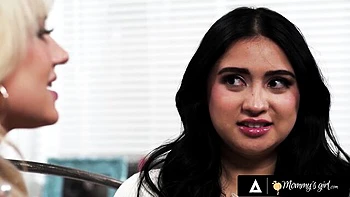 Jessica Ryan and Ophelia Purr’s stepdaughter lesbian spanking