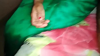 Mallu chupa el coño de su marido en POV