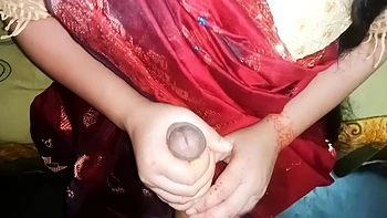 Desi Girl Goes Crazy Giving Hot Handjob
