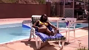 Тройное анальное проникновение: догги и наездница втроем