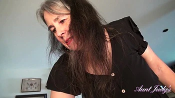 Grace verführt dich und reitet deinen Schwanz