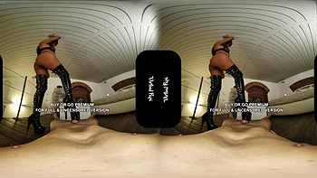 Mestre latina fode com footjob e pegging