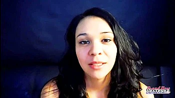 Брюнетка-тинейджерша сосет и дрочит в POV