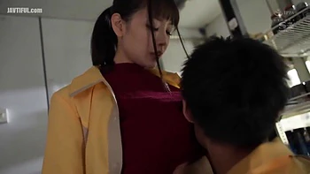 Japonesa tetona morena follada sin censura