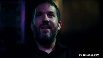 Riley Reid ménage lésbico com tetas e bunda grandes