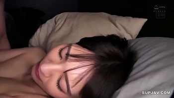 Orgie bukkake japonaise chaude avec brunes