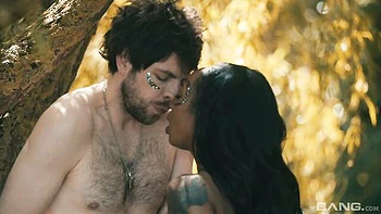 Lola mit großem Arsch und fetten Titten brutal gefickt