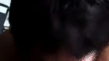 Brunette alemã chupando pau em POV domingo de manhã