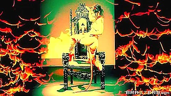 Milf blonde baise anale et suce profond