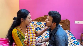 Desi Bhabhi knallhart gefickt: enge Pussy und Titten plus Blasen