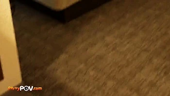 Adolescente Zoey Uso leva creampie do zelador em POV