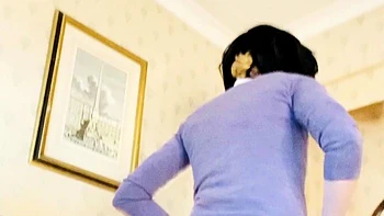 Blonde amateur se branle anal en solo