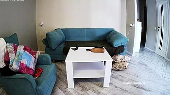 Esposas amadoras se masturbando com dildo em câmera escondida