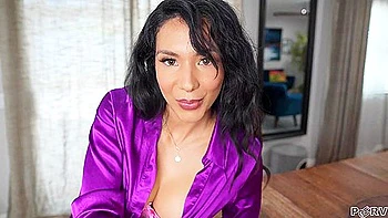 Запретная эбонишка не устоит перед большим еблом