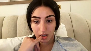 Amatrice Missy nue en public