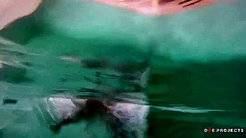 Gangbang hardcore com gatas russas magras