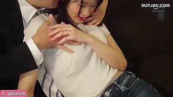 Asiatische Milf mit großem Schwanz, Creampie und behaarter Fotze