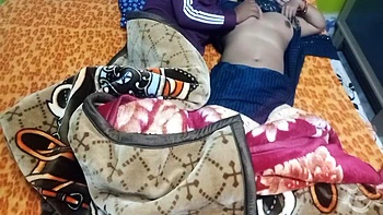 Linda morena transando com o namorado