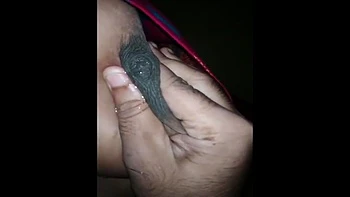 Bhabi india cachonda exprime sus tetas lecheras POV