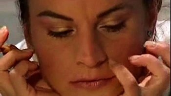 Rubia pillada fumando, mamada y follada en vaquera