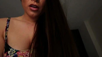 Meana Wolf tète et baise en hardcore vue subjective