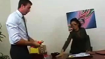 Boss asiatique baise dur en levrette et cowgirl