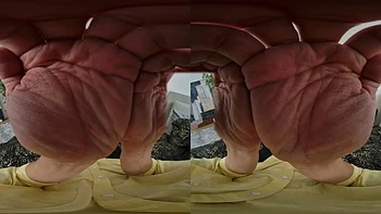 Ember Snow hart gefickt in Latex mit Anal und Blasen