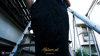 Dünne japanische Stiefmutter bekommt POV Creampie im Schlafzimmer