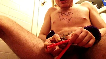 Ataque anal bruto na buceta da novinha