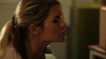 Zlata con tetas grandes y culo en fetiche de tela