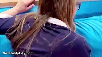 Belle-mère BBW enchaîne le beau-fils pour un anal chaud à l'hôtel