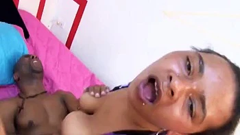 Andrea Pais fickt spanische Mami mit Blowjob, Doggy und Cowgirl