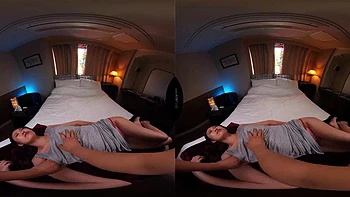 Geile Tussi fickt und bläst in VR Bondage