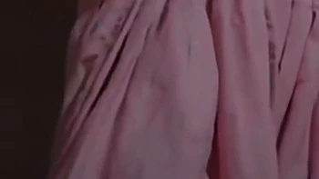 Young Girl Shows Her Finger In Big Pussy In Video Call