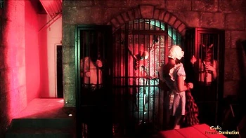 Watch luring squeeze's action