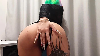 Exotic Roxy Licks Lilendi's Ball Sacks in Homemade Porn